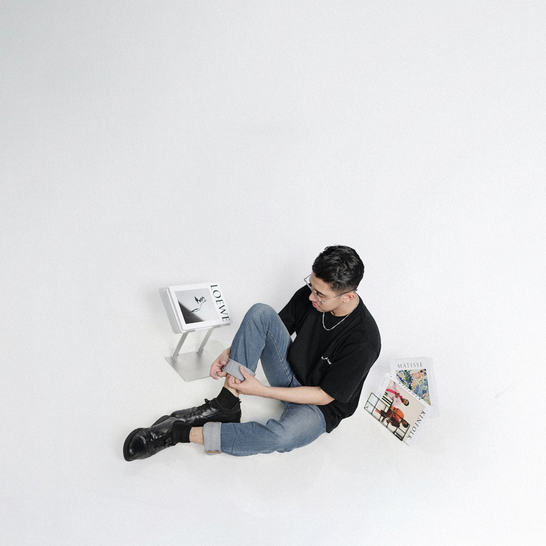 Signature Logo Relaxed Fit Text Print T Shirt - Black - Image 5