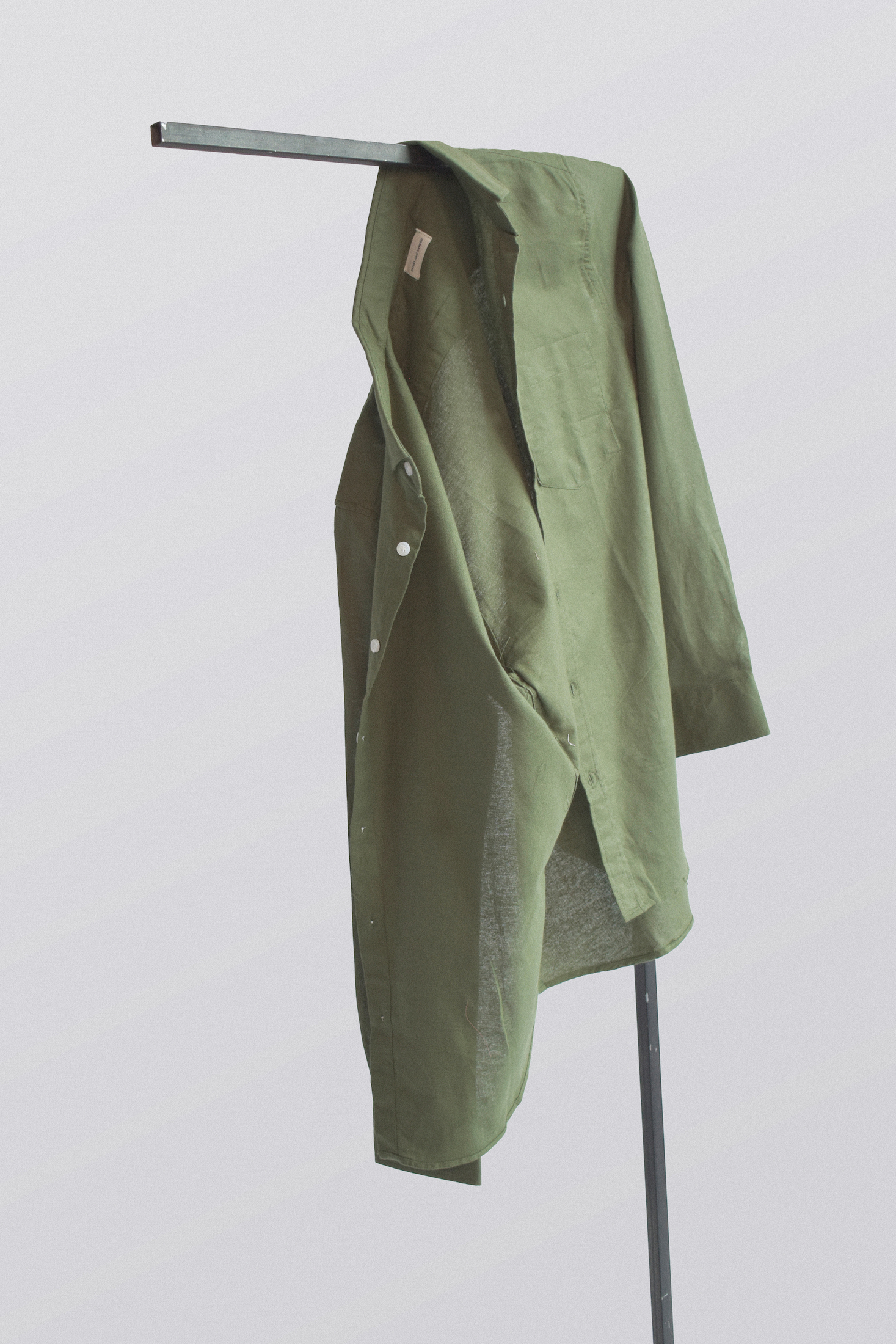 VOL I Basic Organic Cotton Ramie Shirt - Army - Image 5