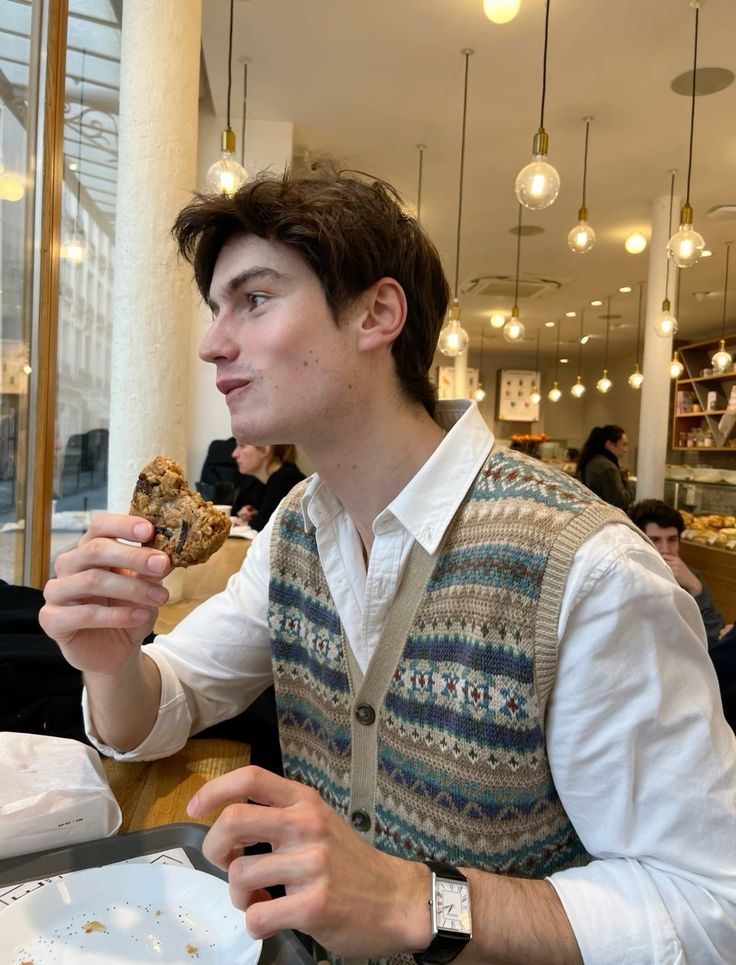 How to Nail Your Coffee Date Outfit as a Man